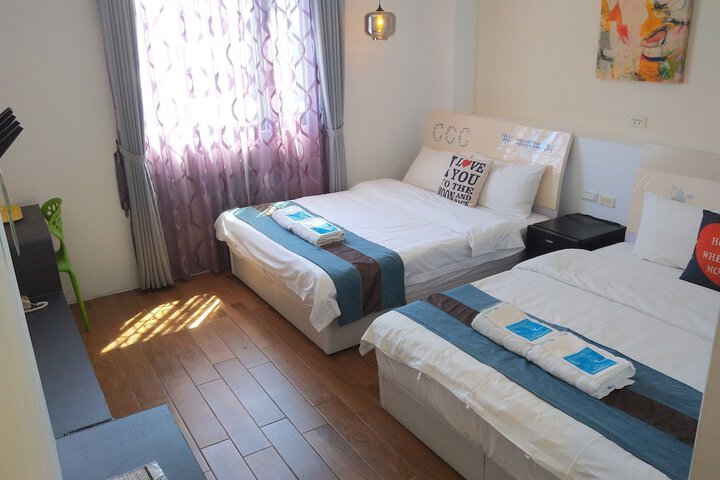 Room 17 of 40