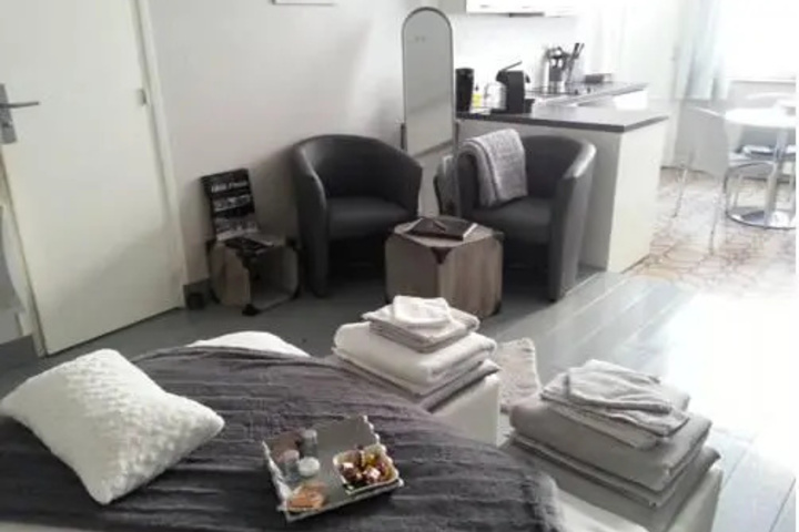 Room 4 of 15