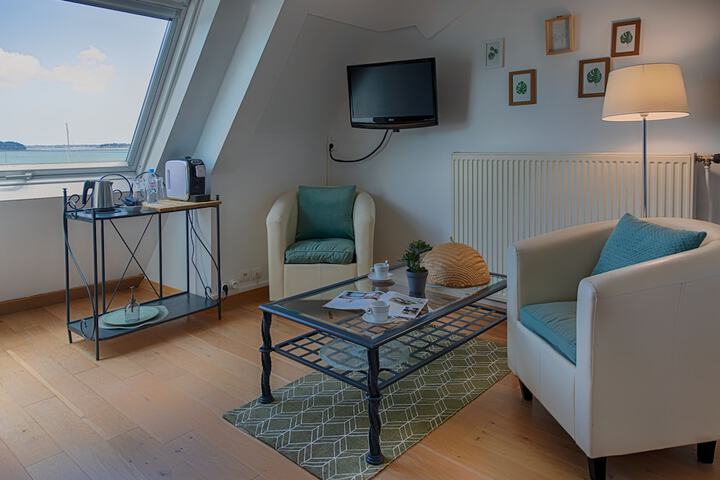 Room 15 of 42