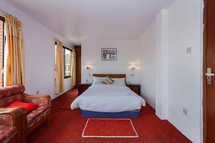 Room 13 of 30
