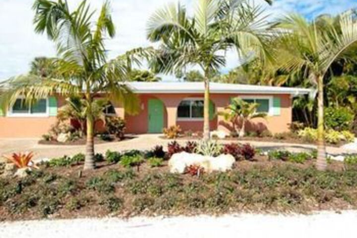 Blue Manatee Retreat in Holmes Beach, FL
