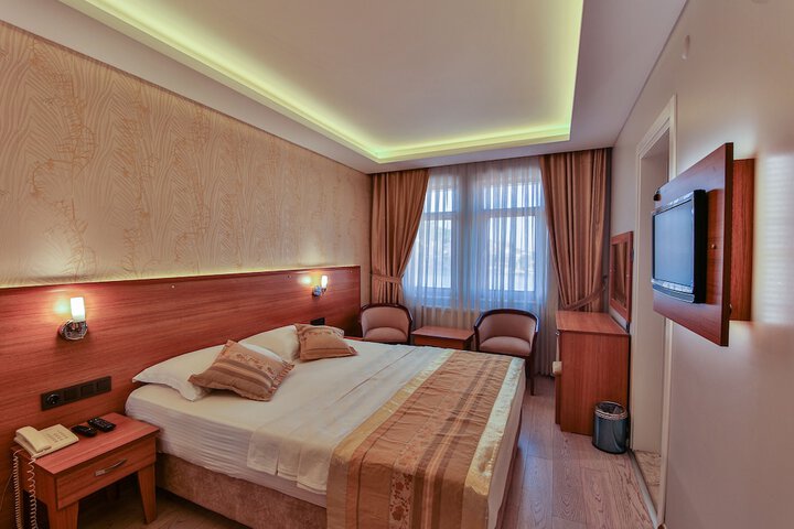 Room 9 of 43