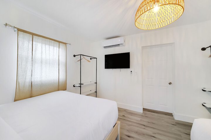 Room 27 of 48