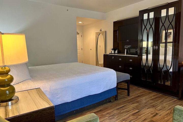 Room 37 of 80