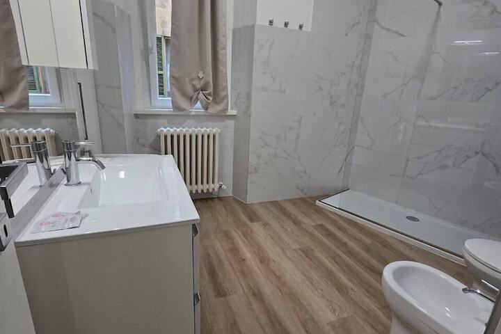 Room 6 of 6