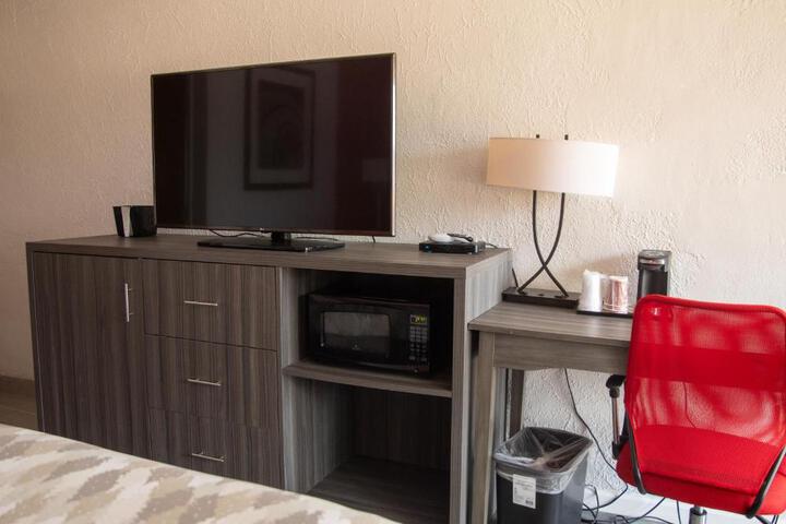2 Queen Beds (4 of 8)