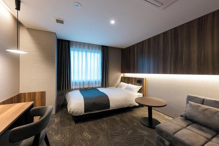 Room 18 of 52