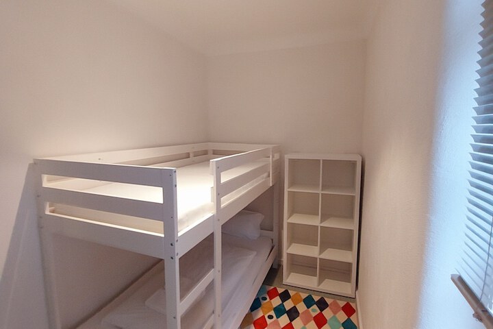 Room 25 of 67