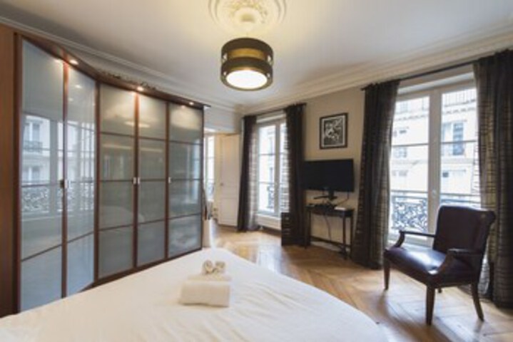 Room 13 of 17