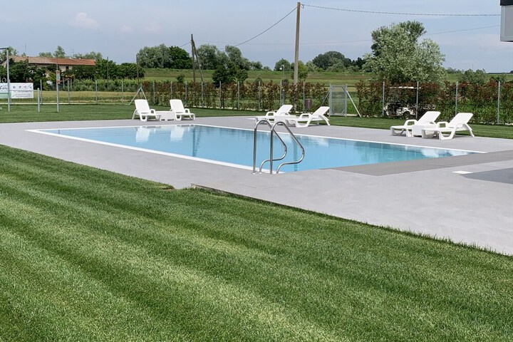 Pool 30 of 70
