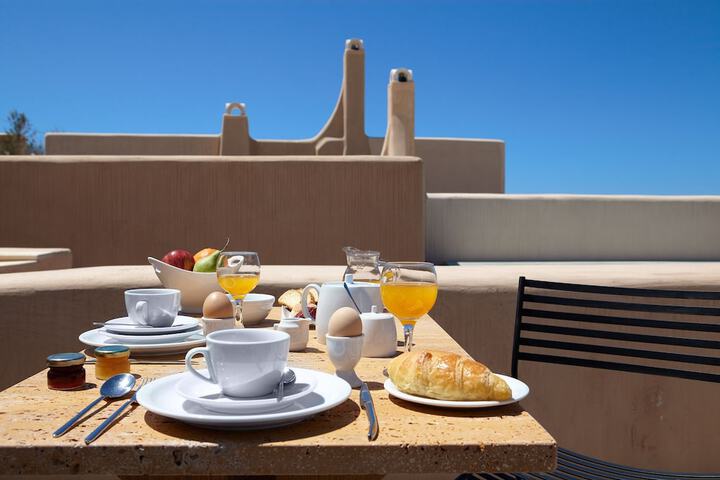 Breakfast/Coffee Service 82 of 88