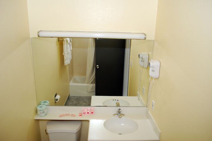 Room 13 of 26