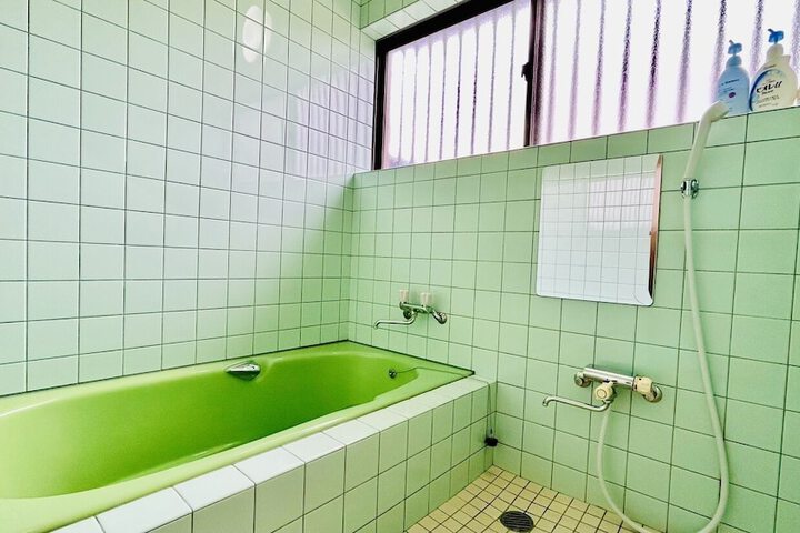 Room 10 of 29