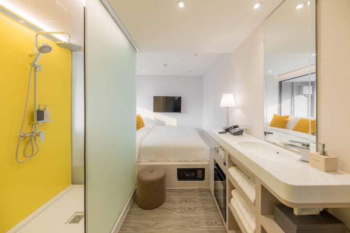 Room 2 of 25