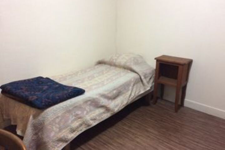Room 21 of 28