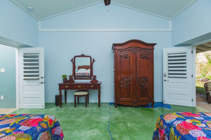 Room 8 of 65