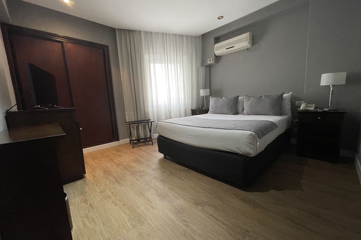 Room 34 of 69