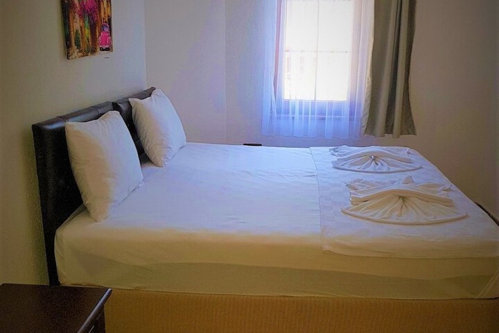 Room 6 of 91