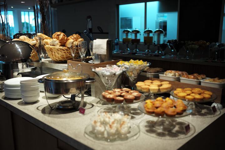 Breakfast/Coffee Service 77 of 96