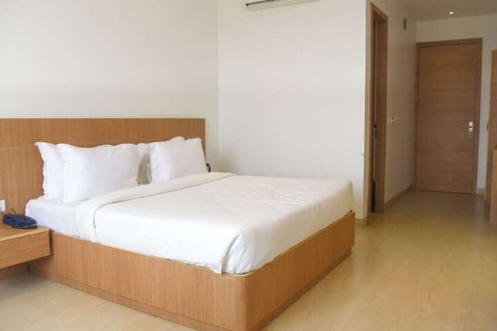 Room 5 of 12