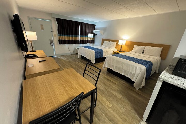 2 Double Beds (9 of 18)