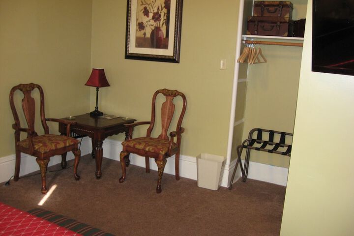 Room 34 of 114