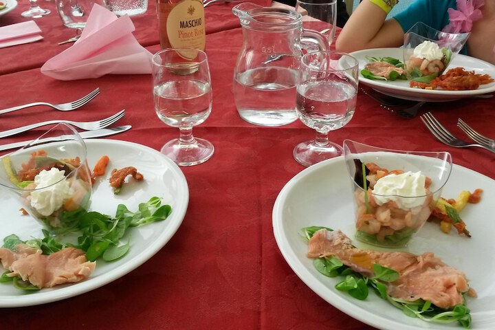 Dining 19 of 33