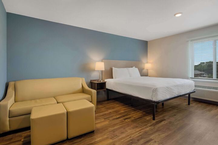 Room 8 of 29