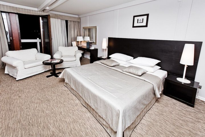 Room 5 of 39