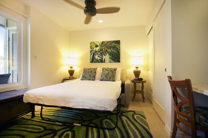 Room 3 of 43