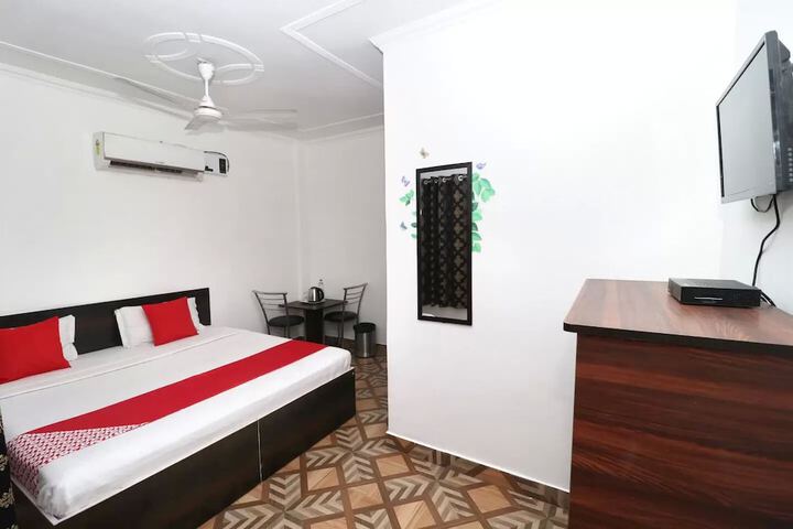 Room 15 of 19