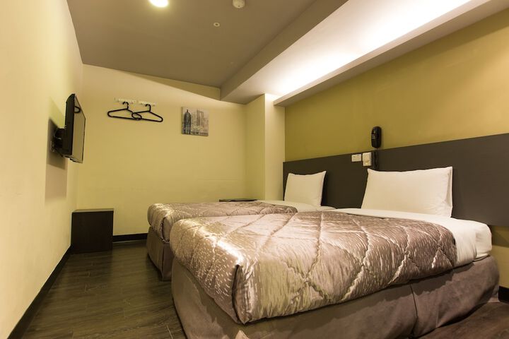 Room 6 of 29