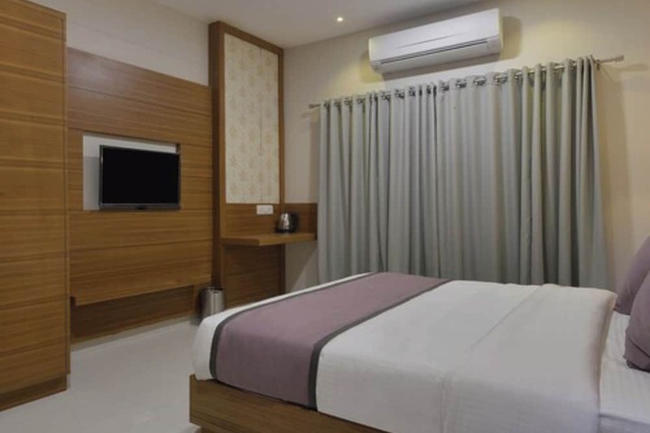 Room 10 of 17