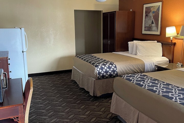 Room 10 of 20