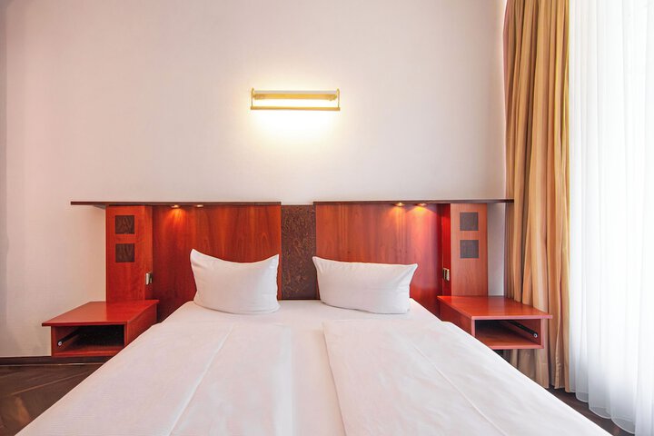 Room 35 of 123