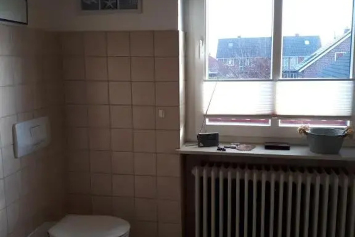Room 8 of 14