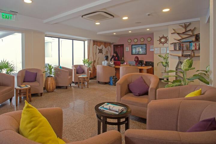 Entrance & Lobby