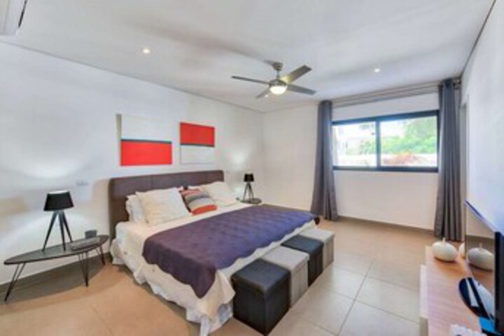 Room 14 of 20
