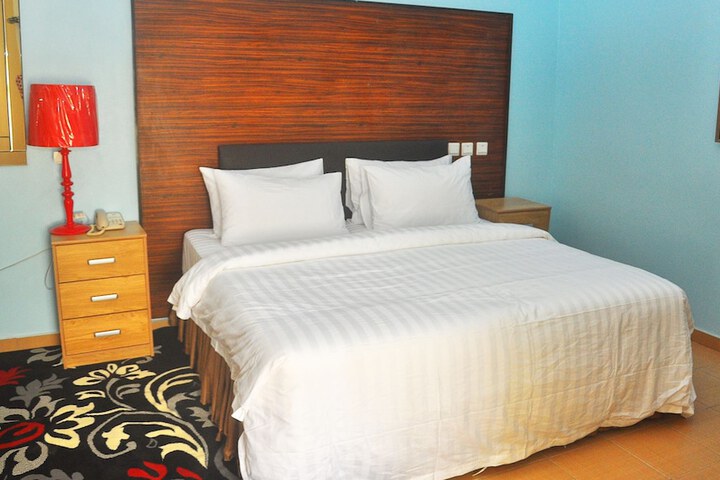 Room 4 of 24