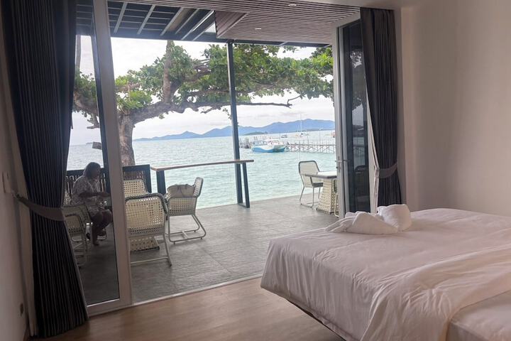 Room 2 of 6