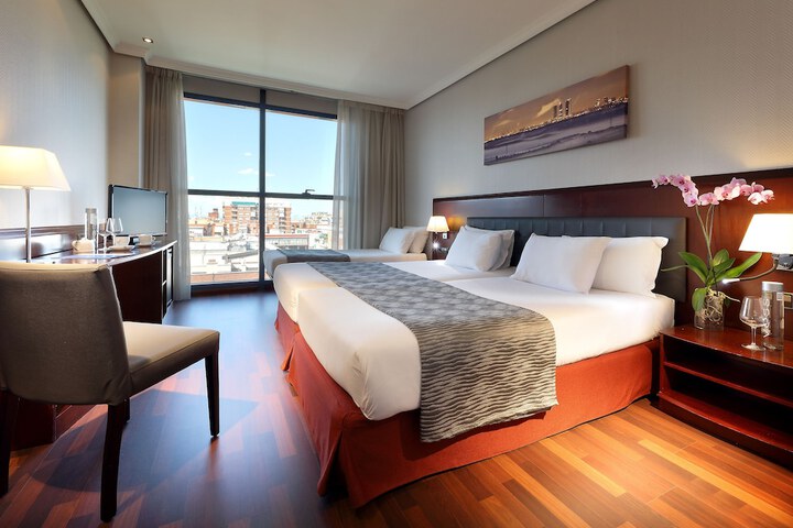 Room 6 of 28