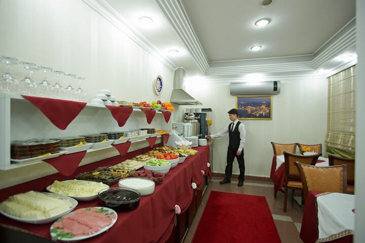 Dining 45 of 61