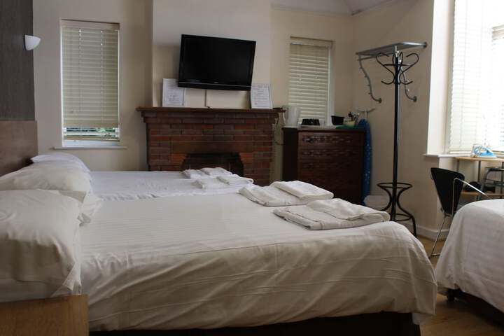 Room 15 of 49
