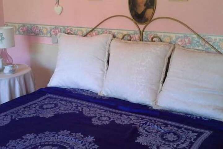 Room 8 of 27