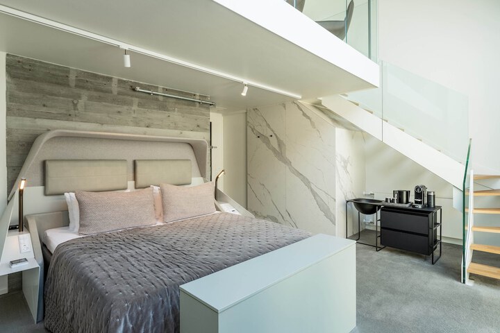 Room 10 of 45