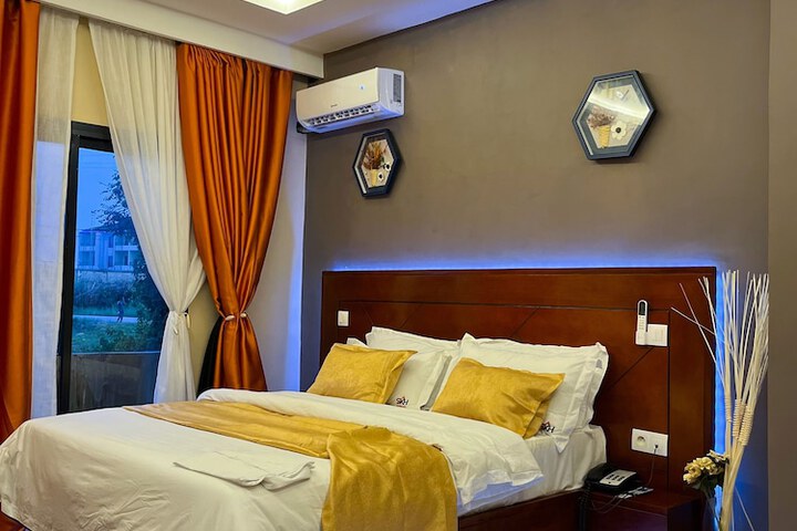 Room 27 of 51