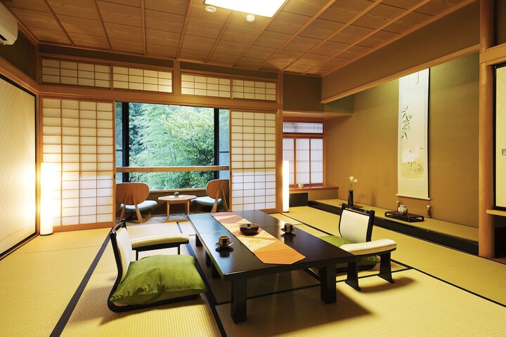 Room 3 of 47