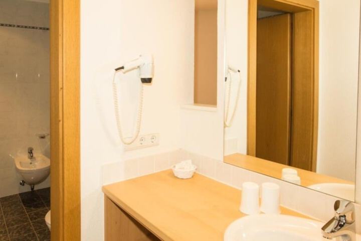 Room 2 of 29
