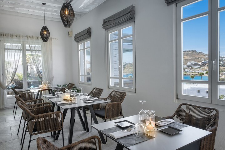Dining 210 of 227