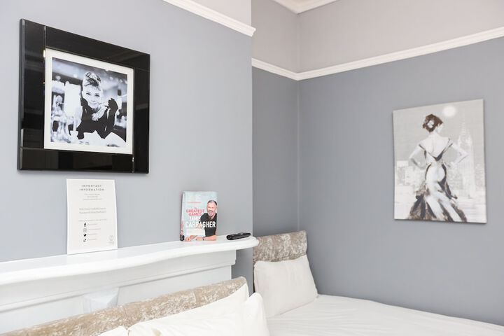 Room 16 of 105